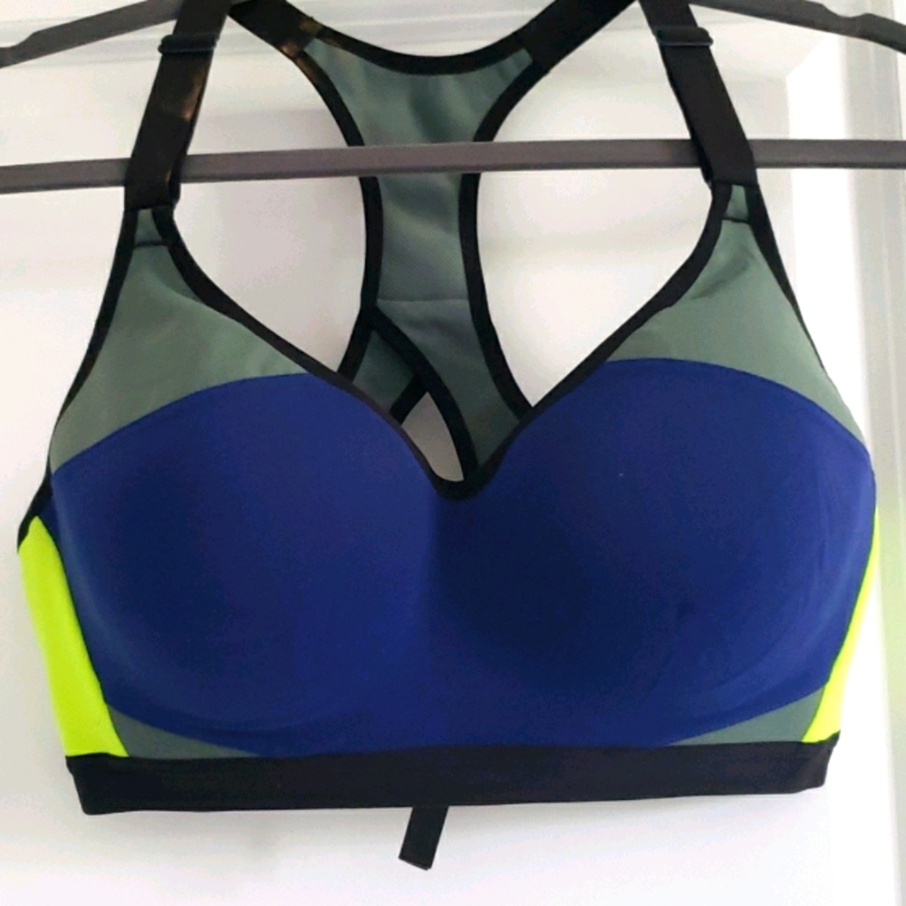 Sports bra